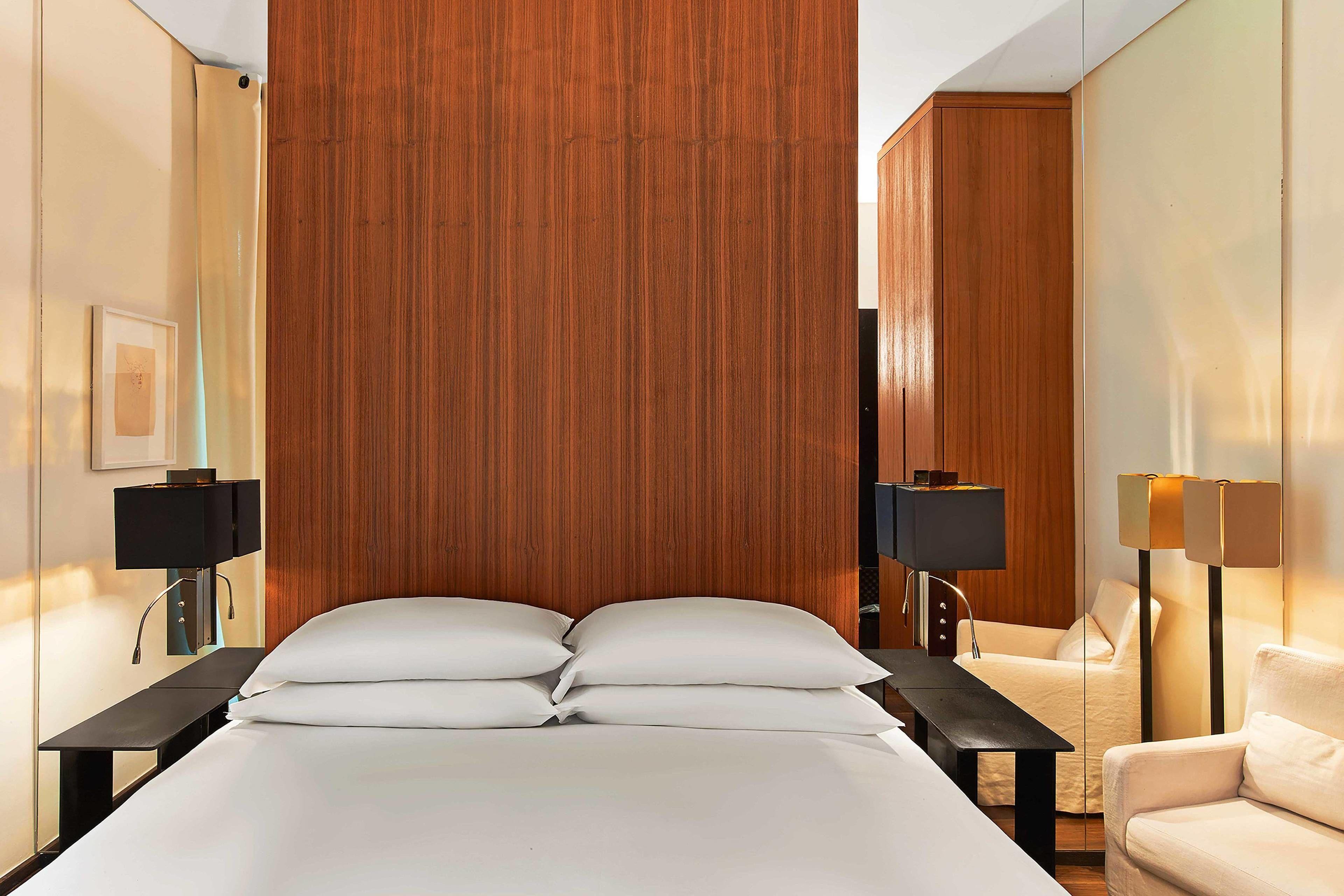 Le Metropolitan, Tour Eiffel, A Tribute Portfolio Parigi