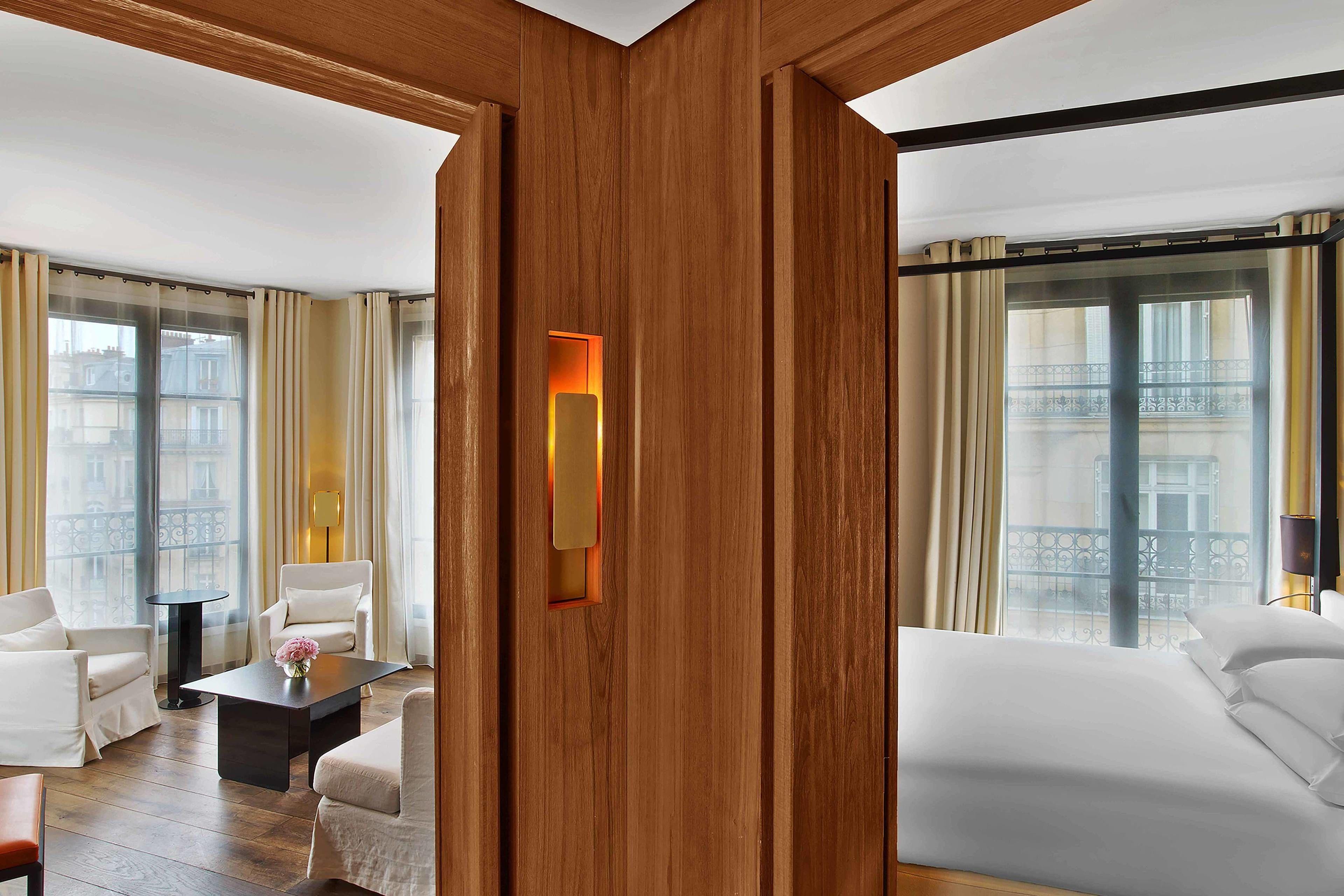 Hotel Le Metropolitan, Tour Eiffel, A Tribute Portfolio