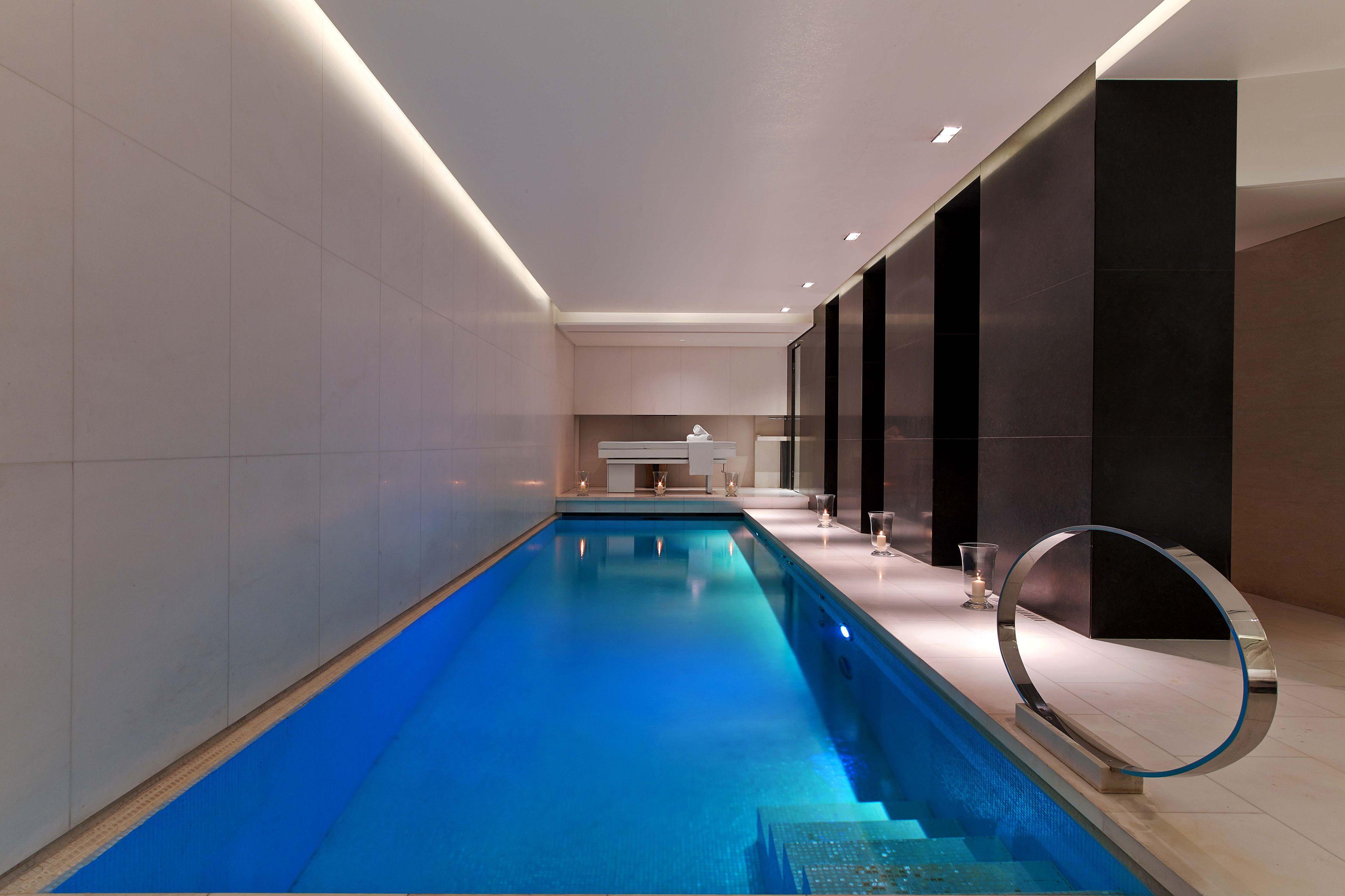 Le Metropolitan, Tour Eiffel, A Tribute Portfolio